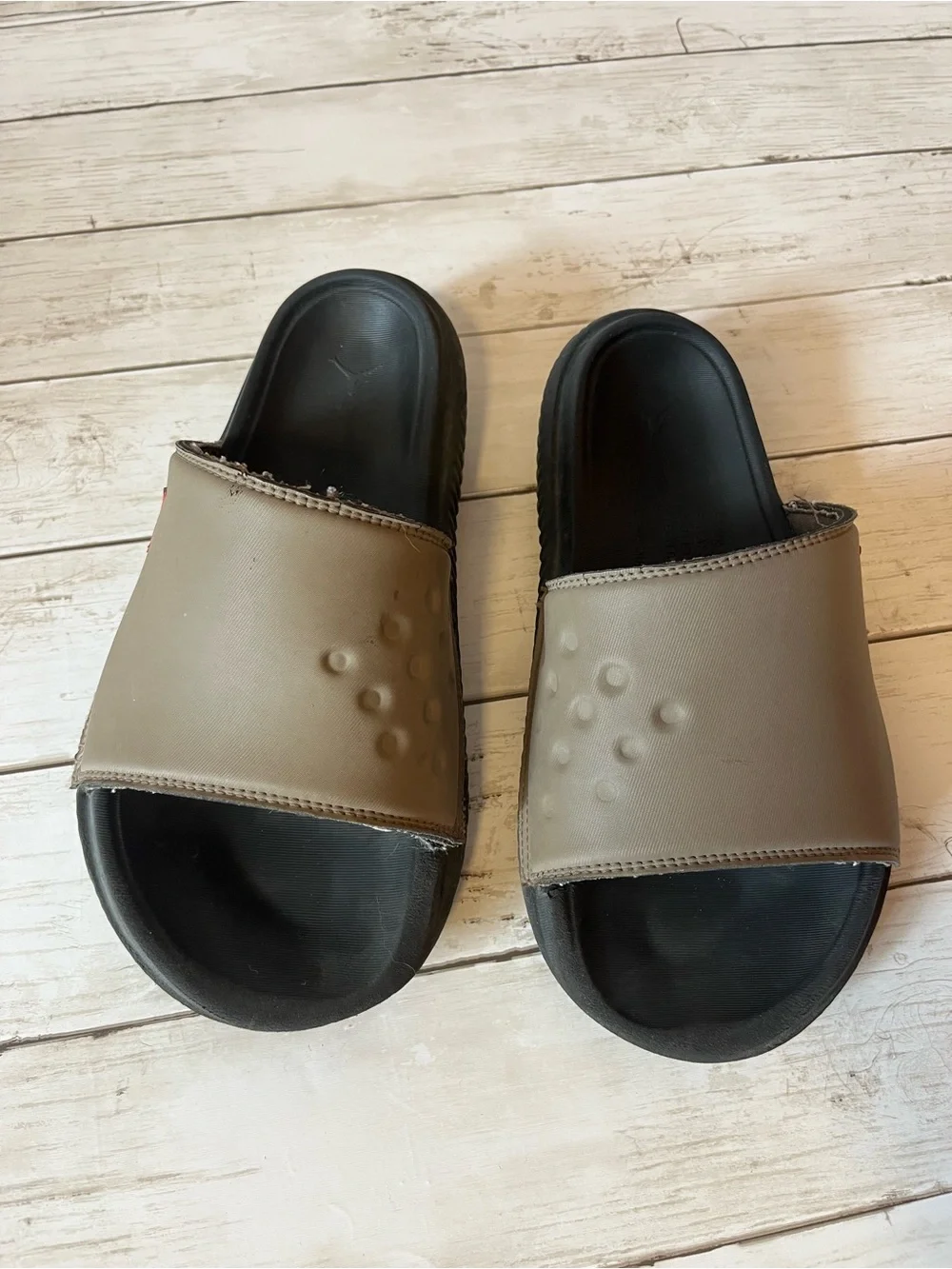 Nike Jordan Play Men's Slides in Palomino/Black/Fire Red Size Mens 10